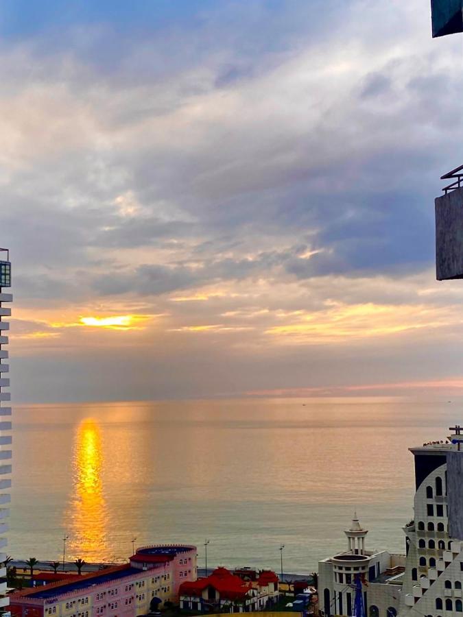 Apartment Black Sea Side Batumi Esterno foto