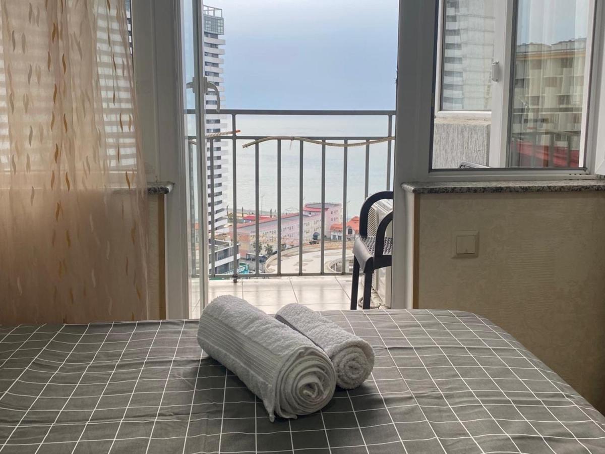 Apartment Black Sea Side Batumi Esterno foto