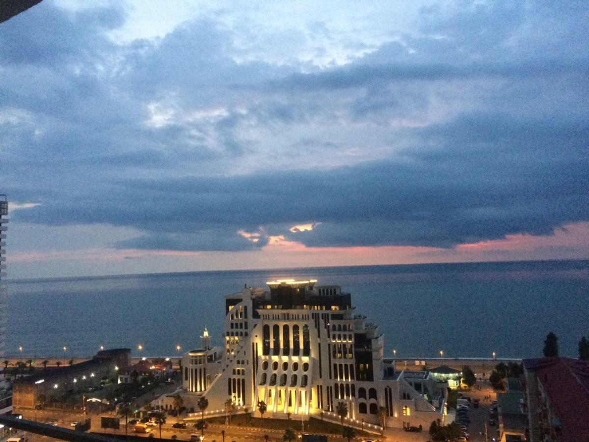 Apartment Black Sea Side Batumi Esterno foto